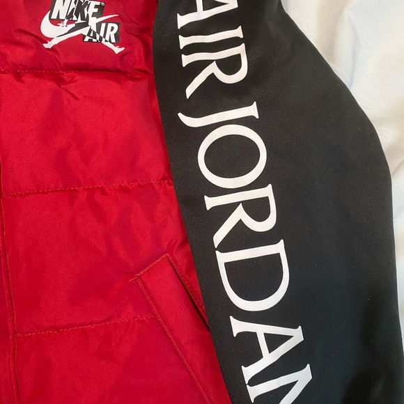 Nike Red and Black Puffer Jacket - Picture 3 of 4